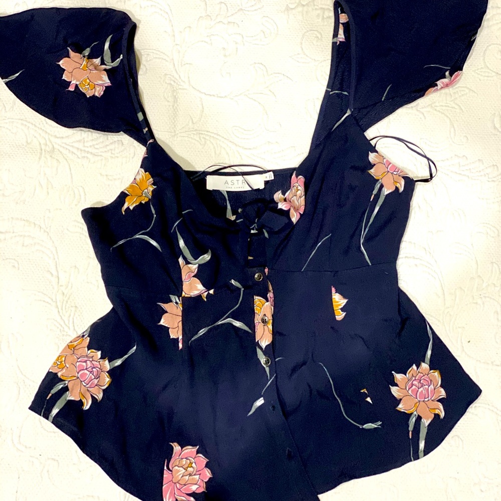 ASTR blouse size M